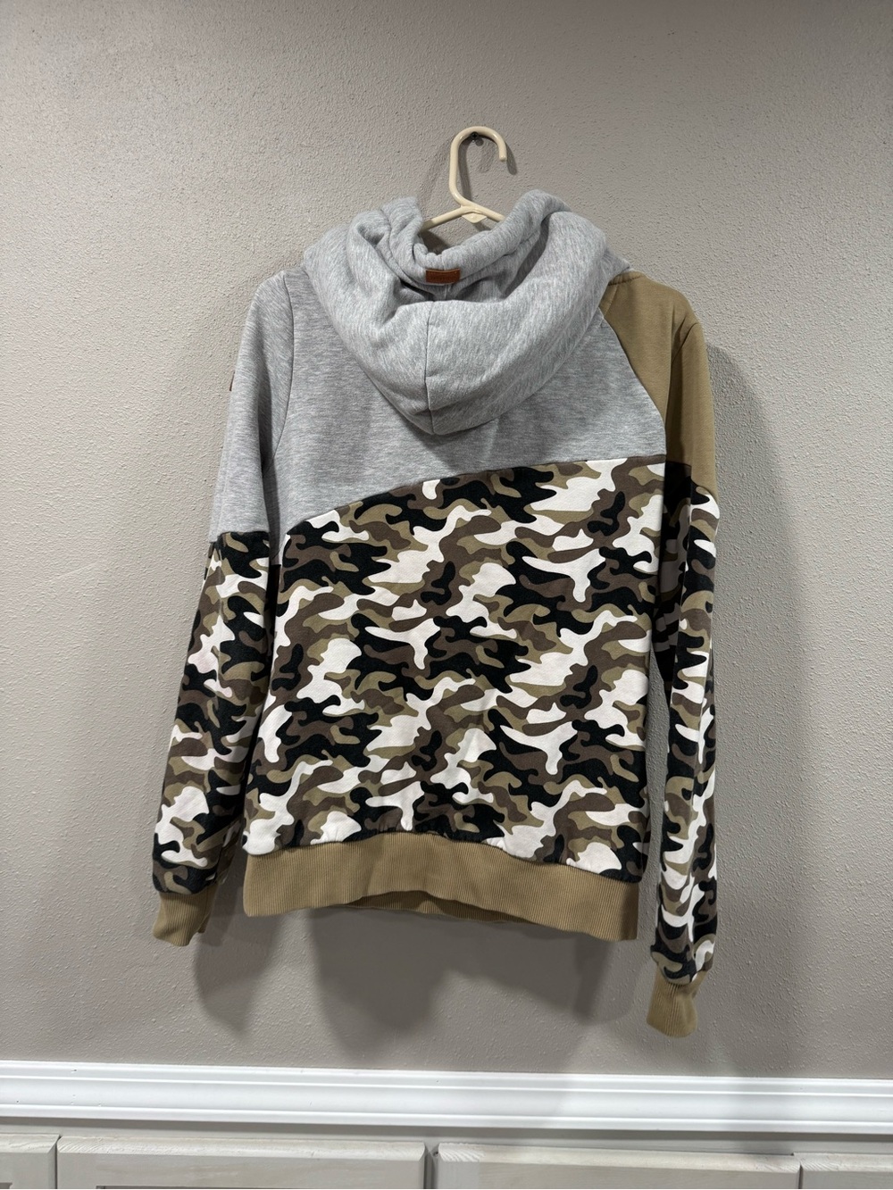 Wanakome Reyene Hooded Sweatshirt - Picture 6 of 8